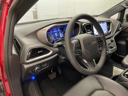 New 2026 Chrysler Pacifica Select FWD image 14