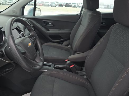 Used 2020 Chevrolet Trax LS FWD image 5