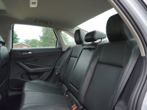 Used 2019 Volkswagen Jetta SEL FWD image 4