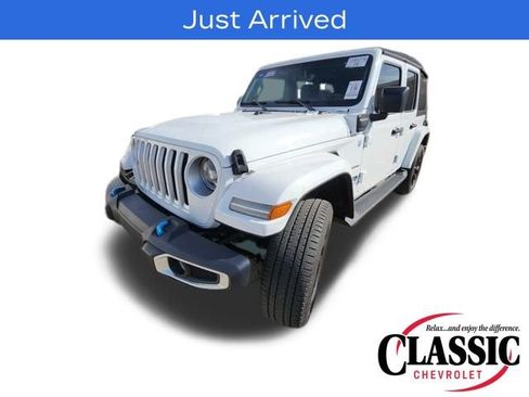 Used 2023 Jeep Wrangler Unlimited Sahara w/ Cold Weather Group image 5