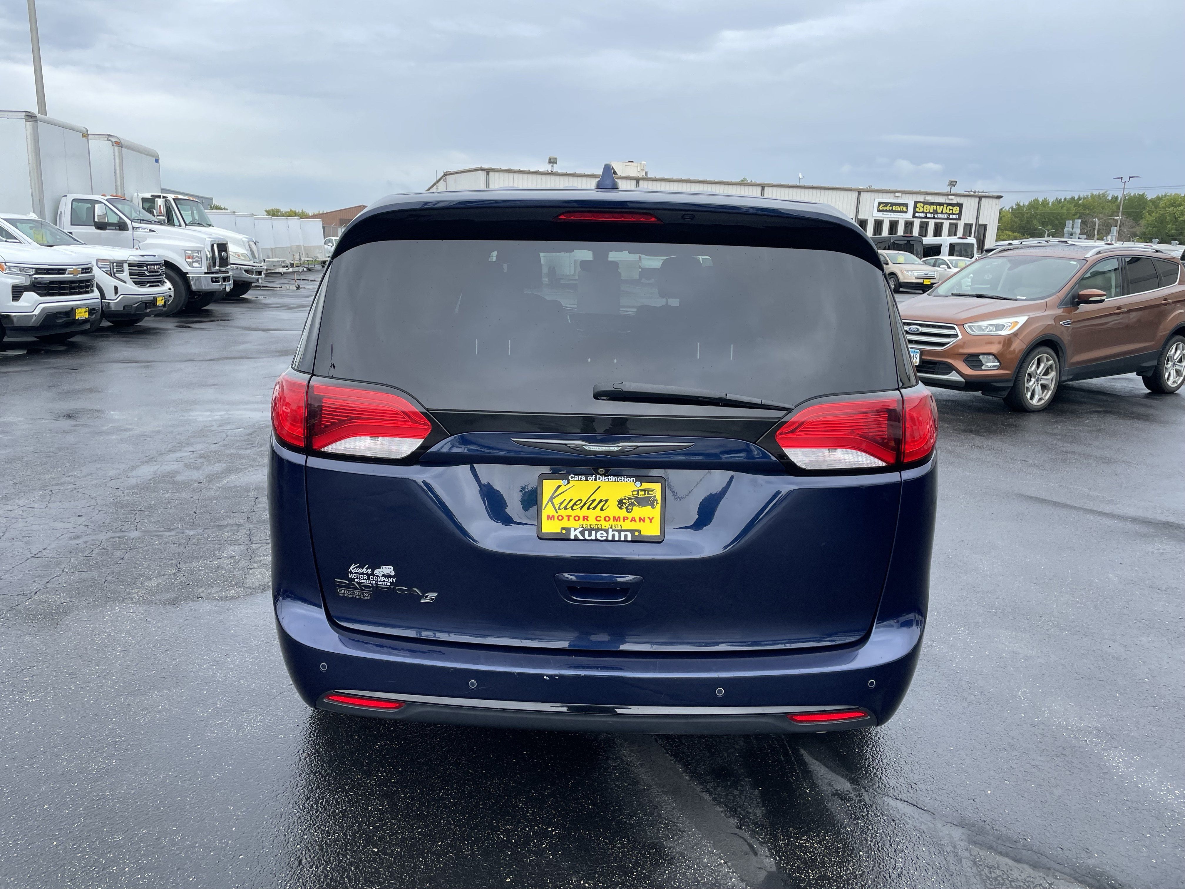 Used 2018 Chrysler Pacifica Touring Plus w/ S Appearance Package FWD image 7
