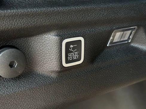 Used 2023 Jeep Grand Cherokee L Laredo RWD image 14