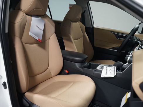 New 2025 Toyota RAV4 XLE image 28