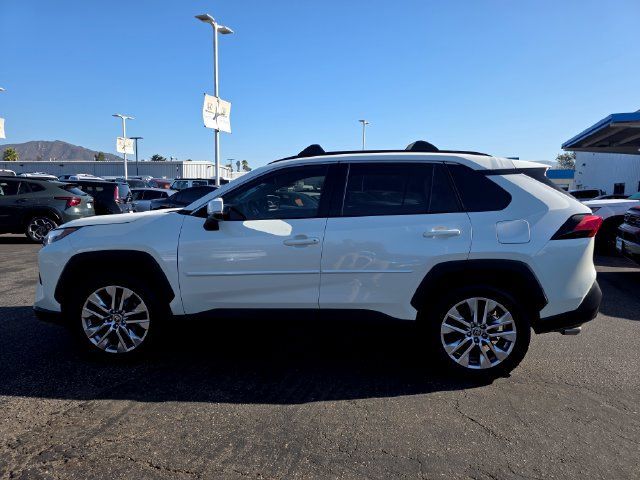 Used 2022 Toyota RAV4 XLE Premium AWD/4WD image 13