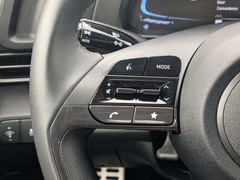 Certified 2025 Hyundai Elantra Sport FWD image 23