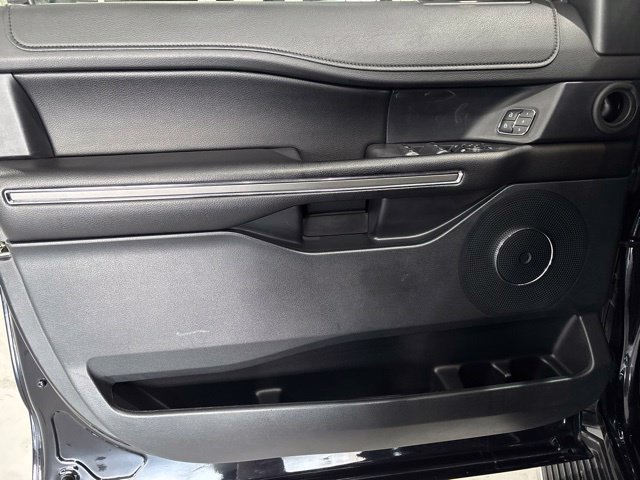Used 2020 Ford Expedition Max XLT w/ Equipment Group 202A RWD image 10