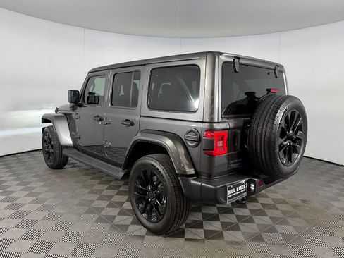 Used 2025 Jeep Wrangler Unlimited Sahara AWD/4WD image 9