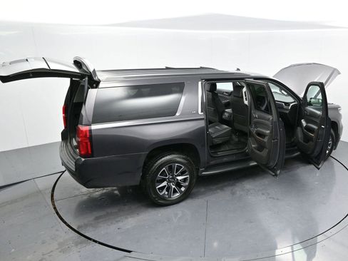 Used 2018 Chevrolet Suburban LT image 38