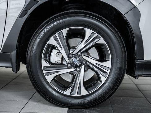 Used 2024 Subaru Crosstrek 2.0i Premium image 17