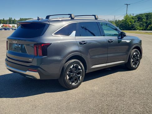 Used 2024 Kia Sorento S w/ Panoramic Sunroof Package AWD/4WD image 5