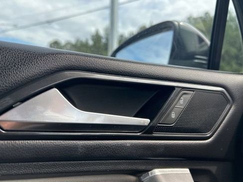 Used 2018 Volkswagen Tiguan S FWD image 19