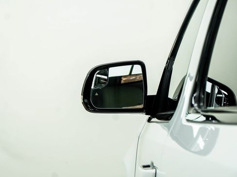 Used 2024 Jeep Wagoneer L Series II w/ Flexible Seating Group image 14