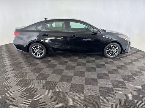 Used 2022 Kia Forte LXS FWD image 4