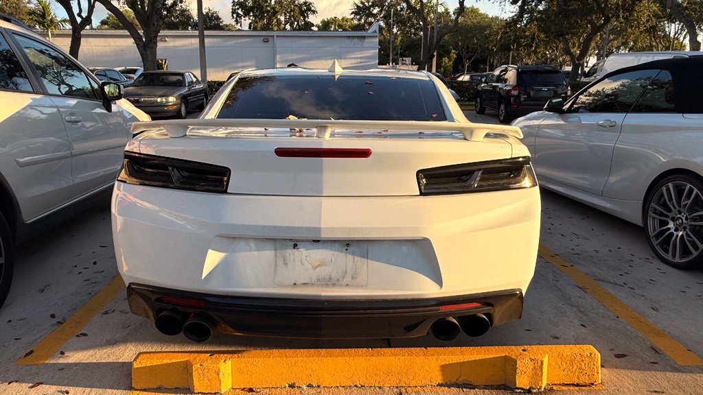 Used 2016 Chevrolet Camaro SS RWD image 9