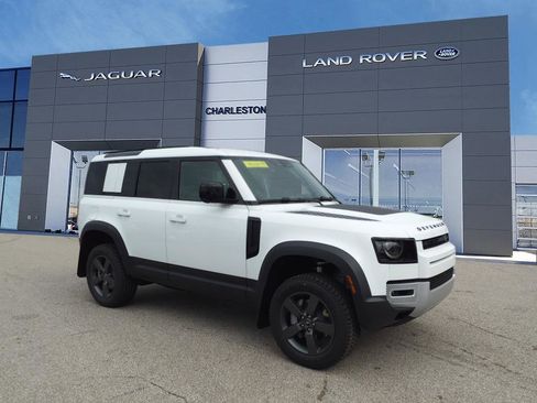 Used 2025 Land Rover Defender 110 S image 7