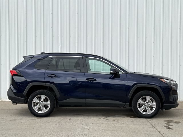 Used 2025 Toyota RAV4 XLE AWD/4WD image 3
