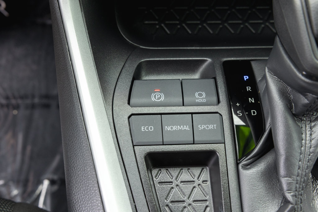 Certified 2025 Toyota RAV4 LE FWD image 19