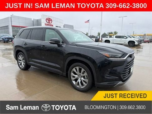 Used 2024 Toyota Grand Highlander FWD image 1
