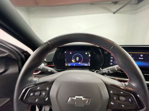 Used 2024 Chevrolet Trax RS w/ Sunroof Package image 11