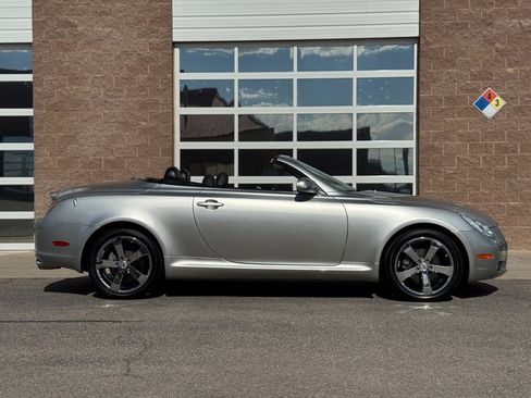 Used 2004 Lexus SC 430 Convertible image 3