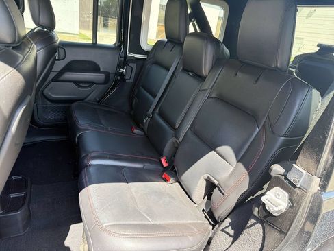 Used 2021 Jeep Wrangler Unlimited Rubicon w/ Safety Group AWD/4WD image 24