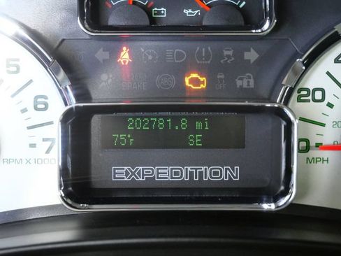 Used 2014 Ford Expedition XL AWD/4WD image 25
