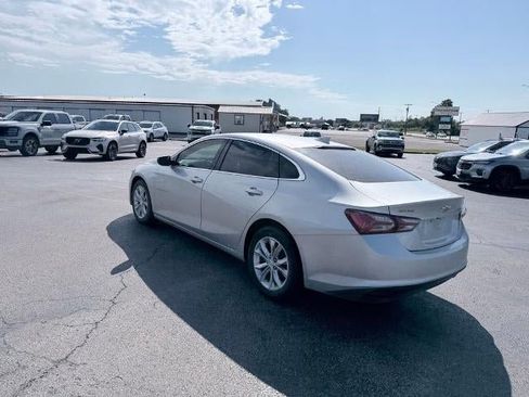 Used 2021 Chevrolet Malibu LT FWD image 3