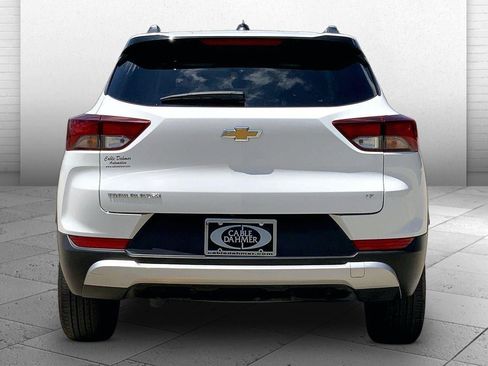 Used 2025 Chevrolet TrailBlazer LT FWD image 3
