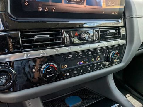 Used 2026 Nissan Pathfinder SV w/ SV Premium Package FWD image 21