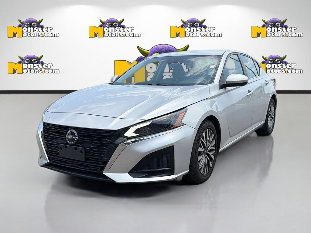 Used 2023 Nissan Altima 2.5 SV FWD image 1