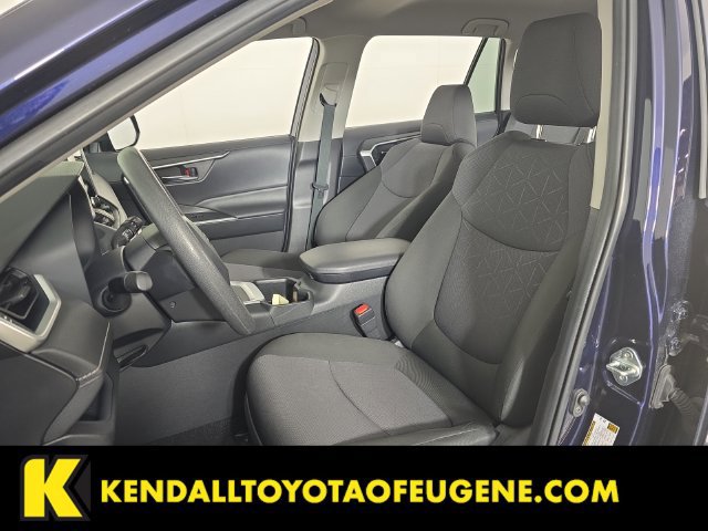 Used 2025 Toyota RAV4 XLE AWD/4WD image 22