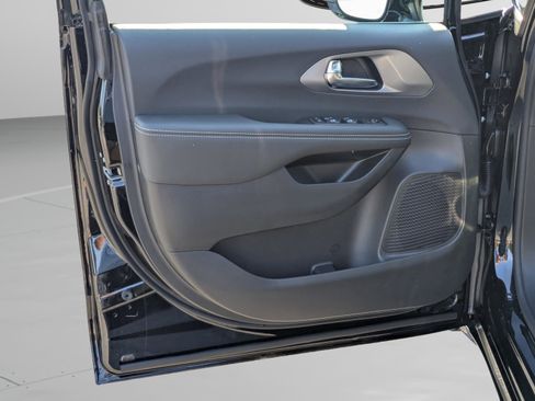 New 2026 Chrysler Voyager LX image 50