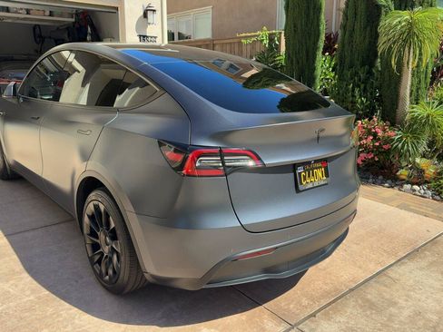Used 2021 Tesla Model Y Long Range AWD/4WD image 3