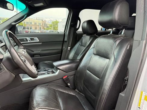 Used 2013 Ford Explorer XLT image 14