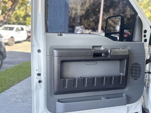 Used 2011 Ford F250 XLT w/ XLT Interior Pkg image 11