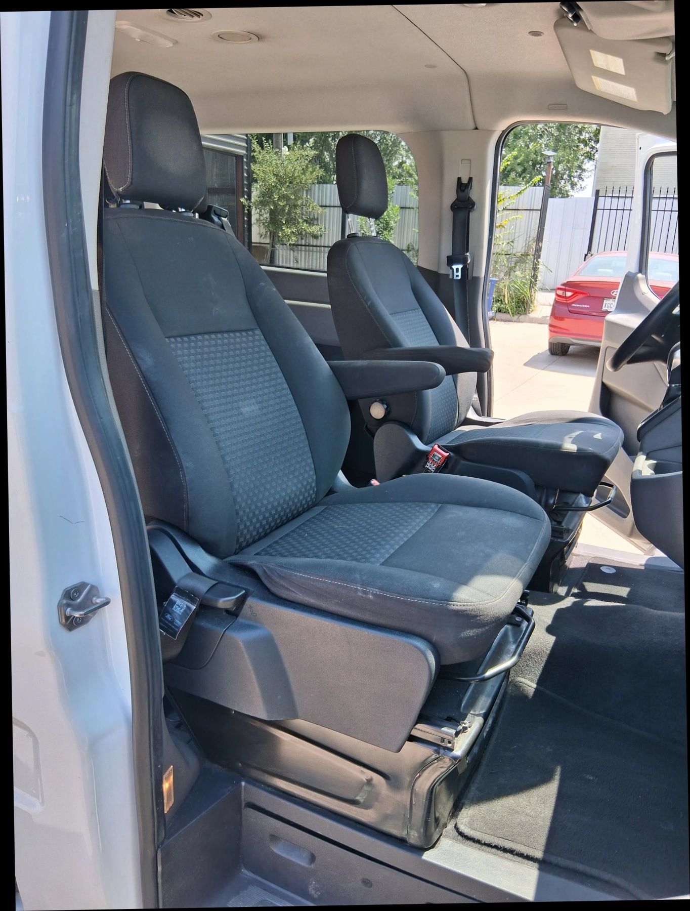 Used 2020 Ford Transit 150 XL RWD image 36