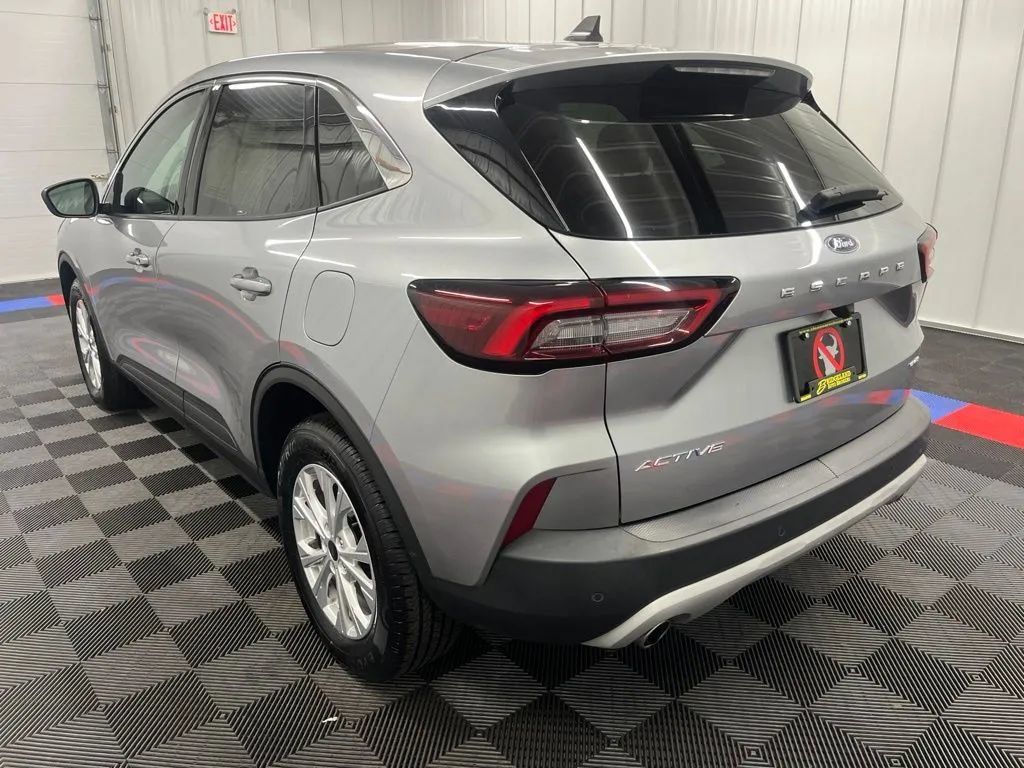 Used 2023 Ford Escape Active w/ Tech Pack #1 AWD/4WD image 6