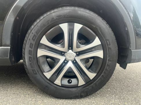 Used 2018 Toyota RAV4 LE w/ All Weather Liner Package AWD/4WD image 30