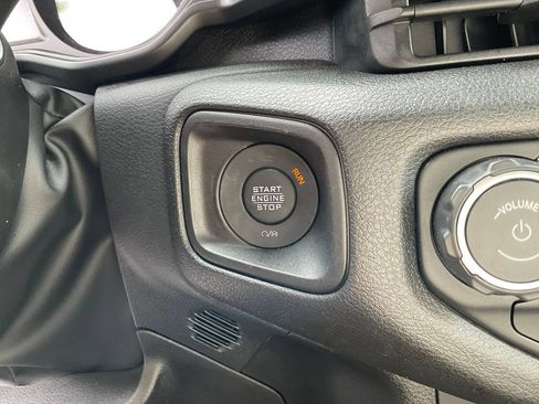 Used 2024 Jeep Wrangler Unlimited AWD/4WD image 16