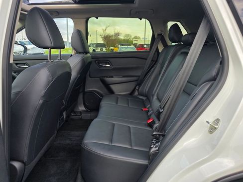 Used 2025 Nissan Rogue SL w/ Tech Package AWD/4WD image 35