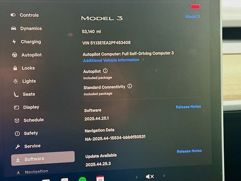 Used 2023 Tesla Model 3 Standard Range image 17