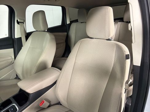 Used 2018 Ford Escape SE FWD image 13