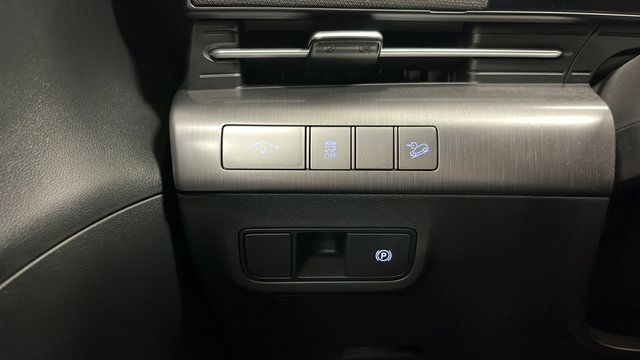 Used 2025 Hyundai Kona SEL AWD/4WD image 29