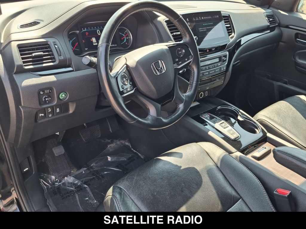 Used 2020 Honda Pilot Black Edition image 2