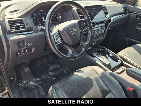 Used 2020 Honda Pilot Black Edition image 2