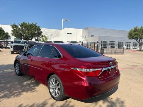Used 2016 Toyota Camry XLE w/ Moonroof Package FWD image 7