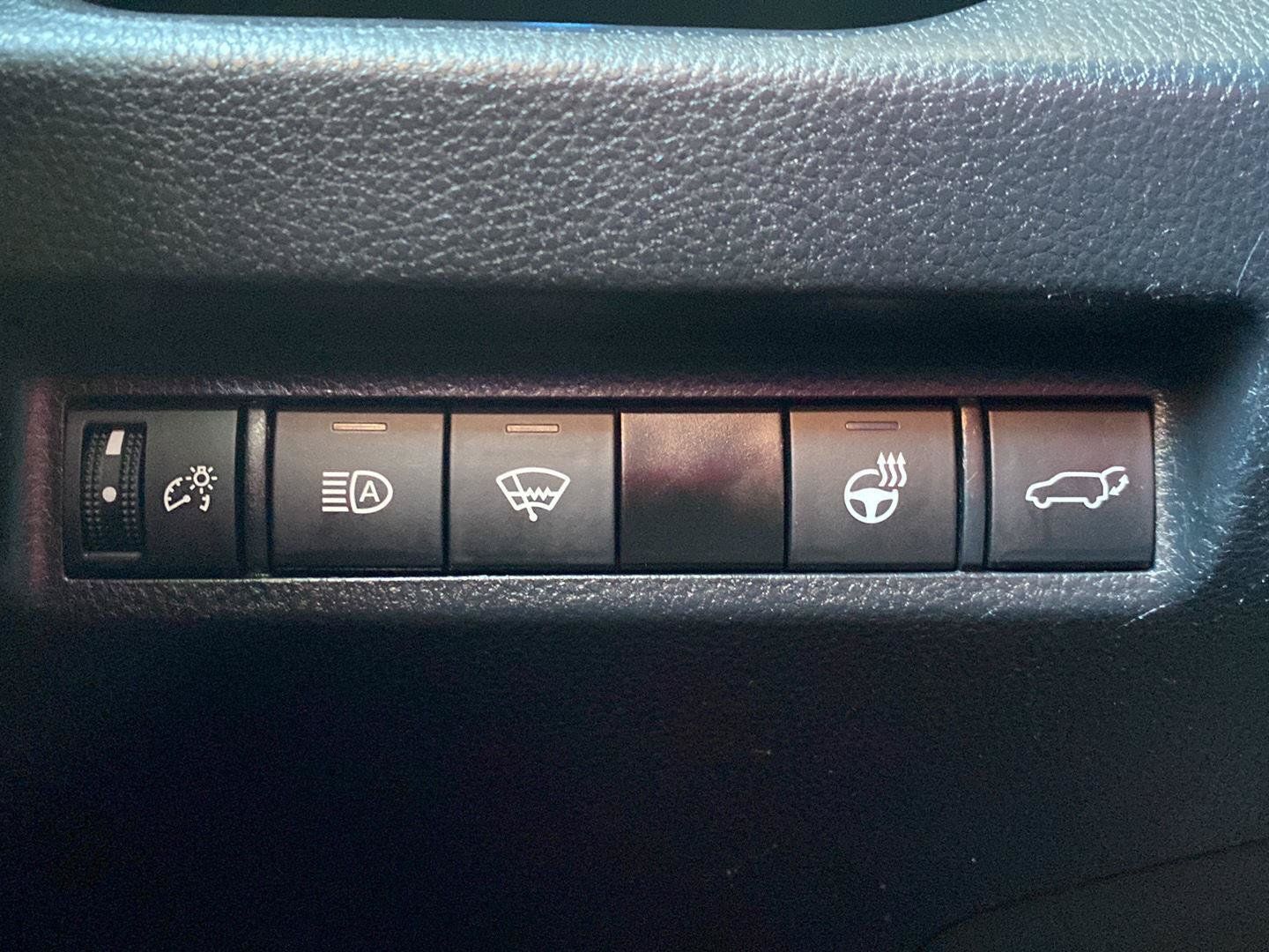 Used 2022 Toyota RAV4 XSE w/ XSE Grade Weather Package AWD/4WD image 35