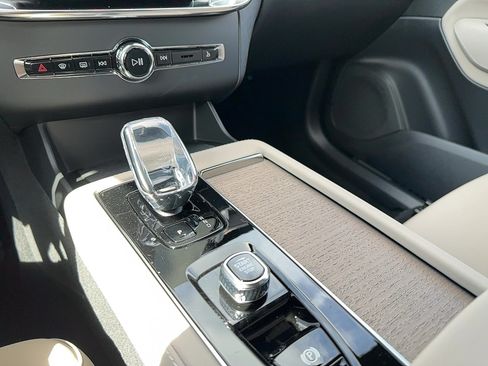 New 2026 Volvo XC90 B5 Core AWD/4WD image 25