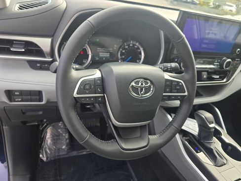New 2026 Toyota Highlander XLE image 26