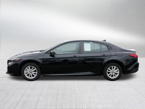 Certified 2025 Toyota Camry LE image 4